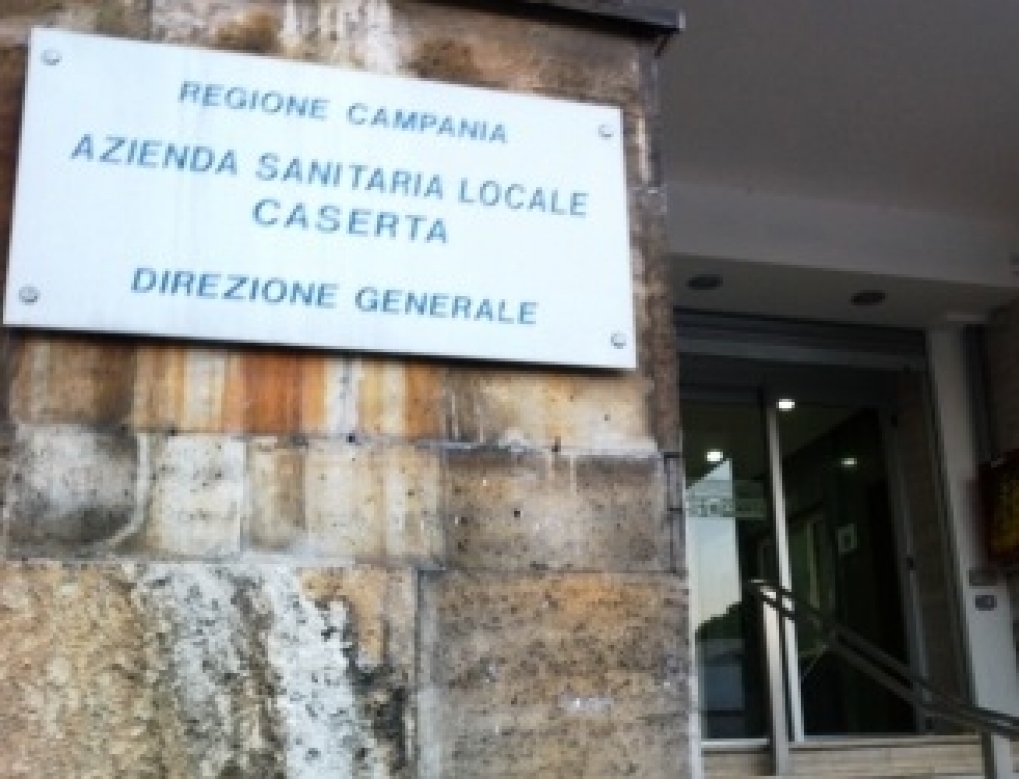 Utilizzo di personale infermieristico somministrato presso l’ASL Caserta, Zinzi interroga De Luca