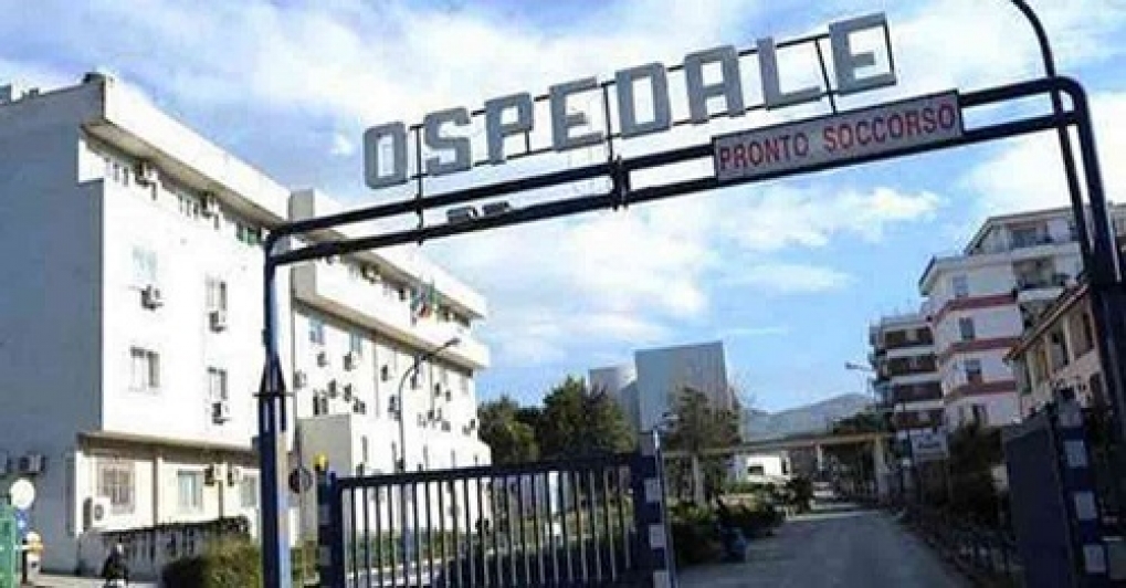 Anomalie nel reparto di rianimazione dell'ospedale di Caserta, Zinzi interroga De Luca
